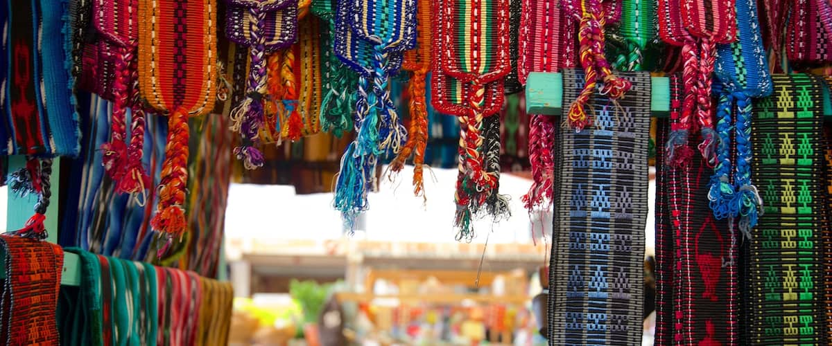 Mercado municipal de Panajachel mostrando mercados