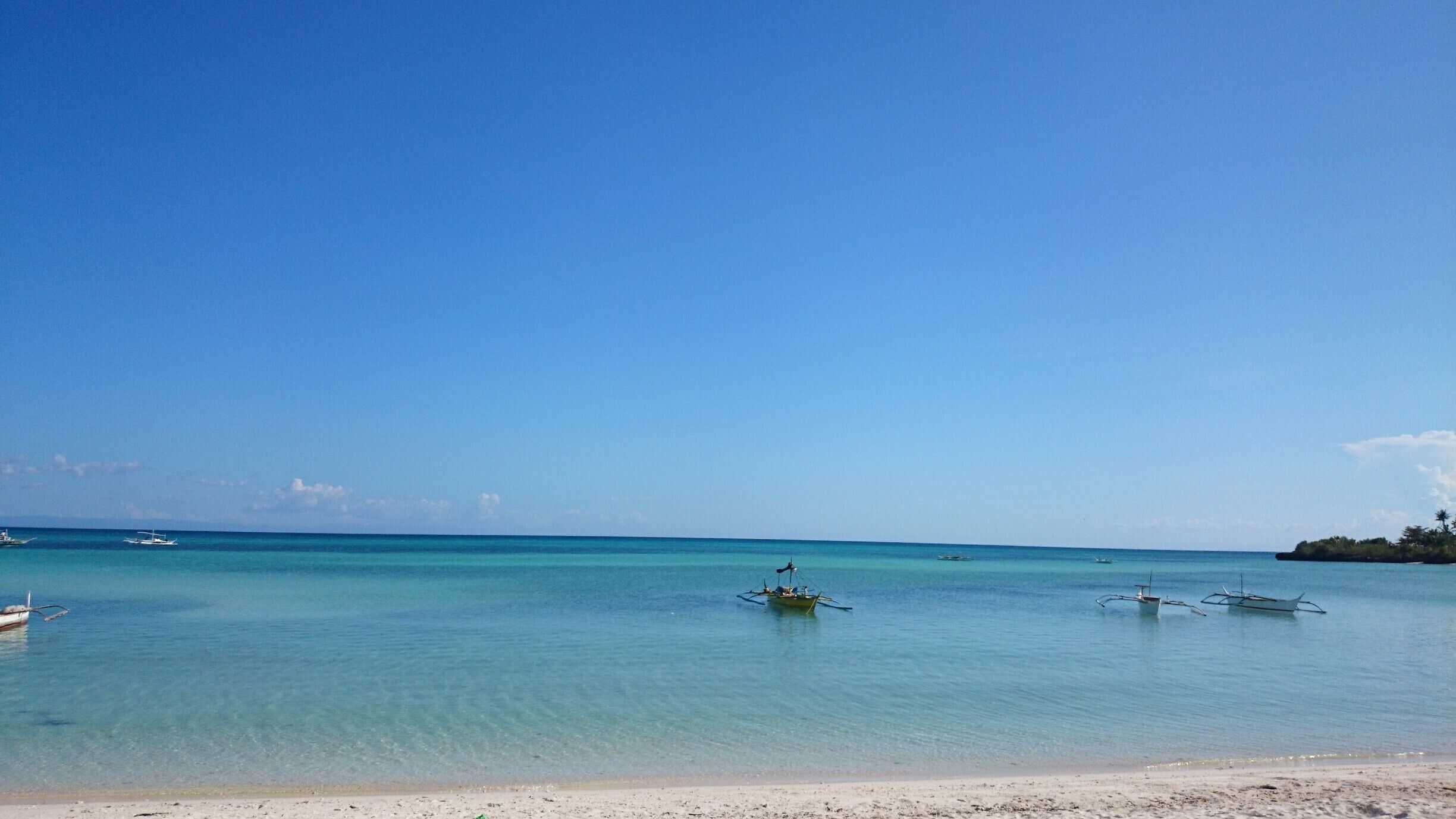 No crowd.  Just sand and clear blue water. #blue
