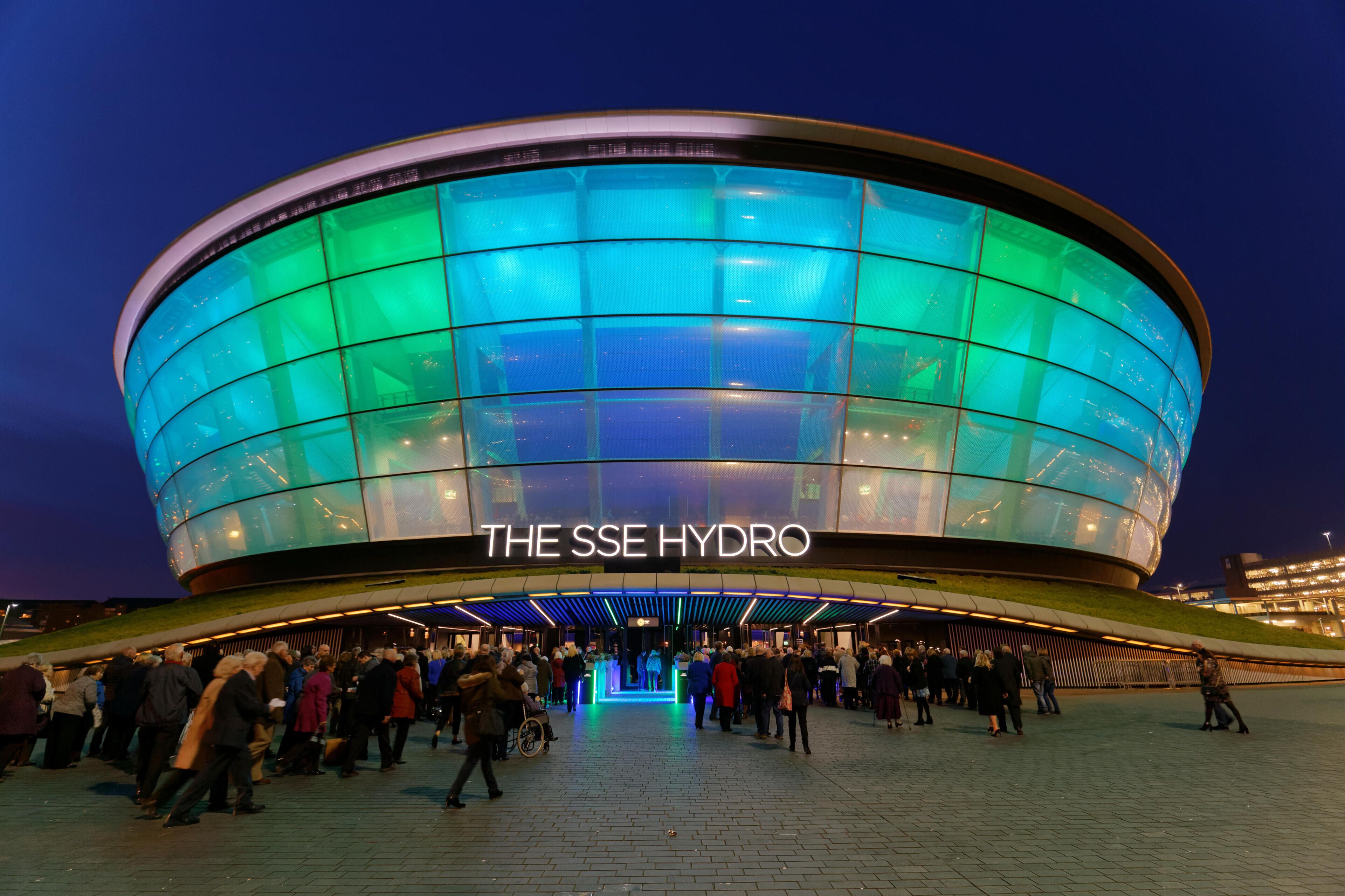 HXE700 sse hydro concert night illuminated