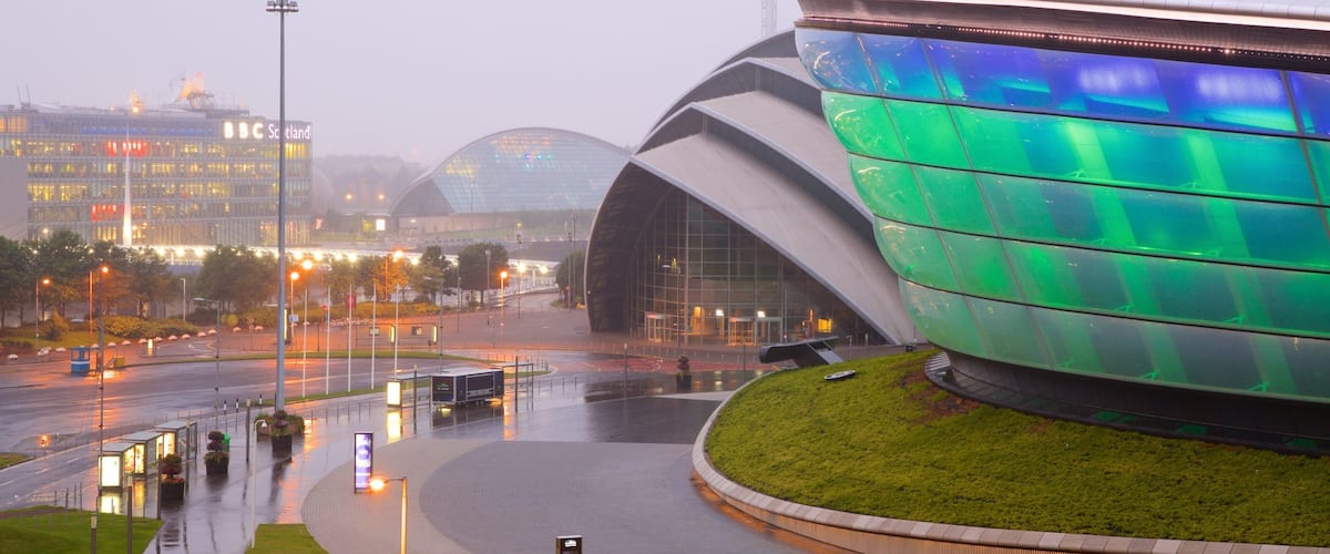 The SSE Hydro featuring street scenes and mist or fog