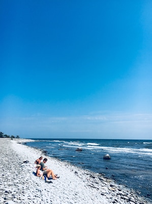 On Fårö, a small island in Sweden, we found this stone beach that was several kilometres long. We were all alone sitting here, having our coffee, taking in the surroundings and listening to the waves. #LifeAtExpedia
