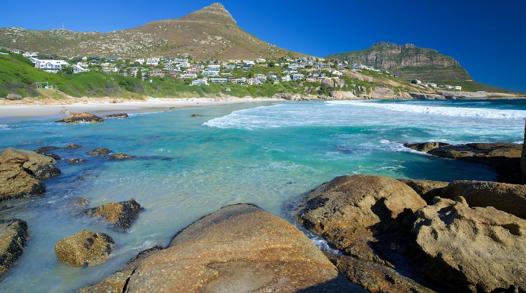 Llandudno-stranden som viser klippelandskap og strand
