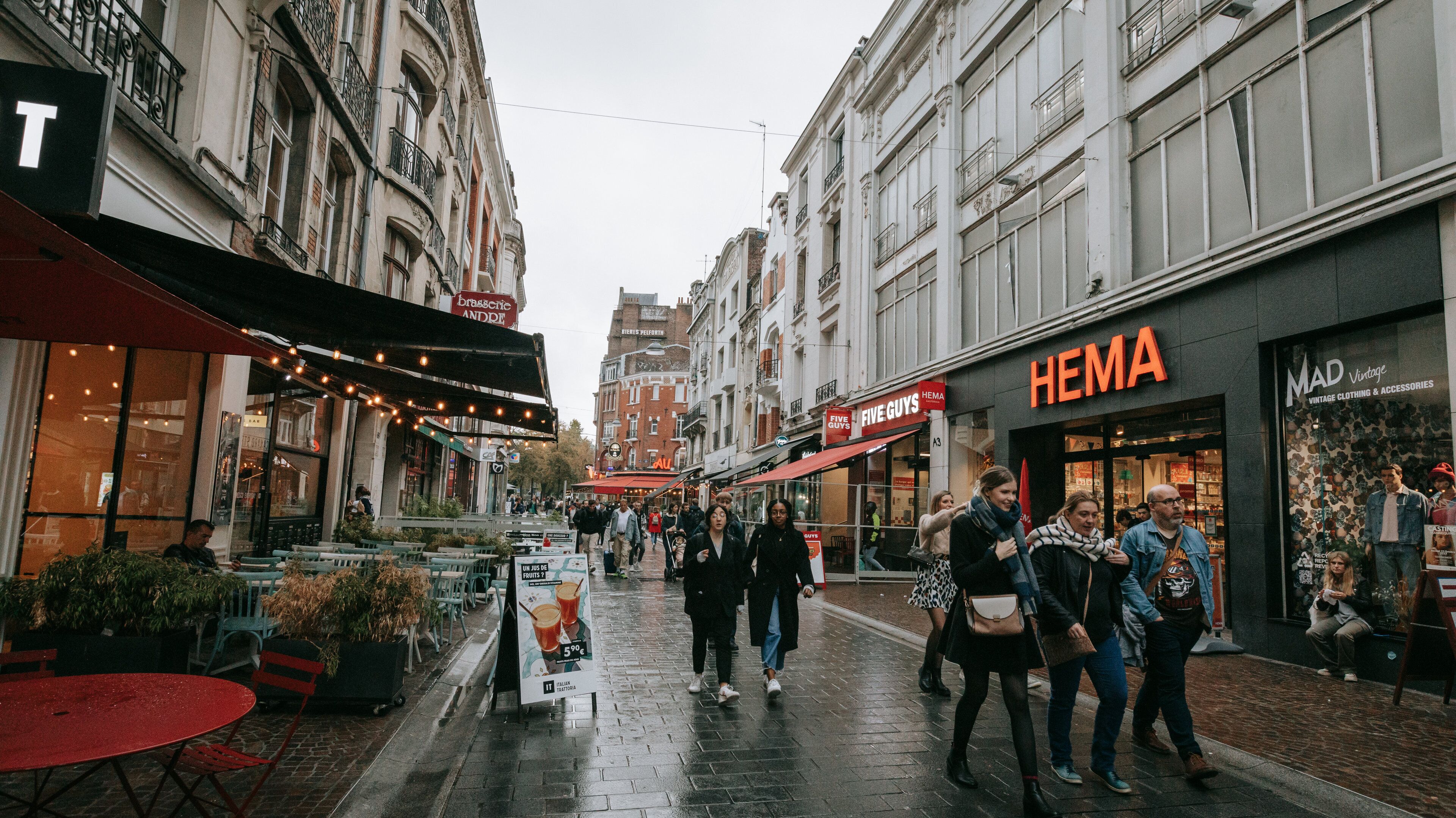 Historic Center featuring street scenes and a city