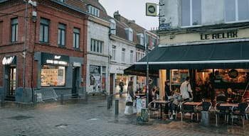 Wazemmes showing a city, outdoor eating and street scenes