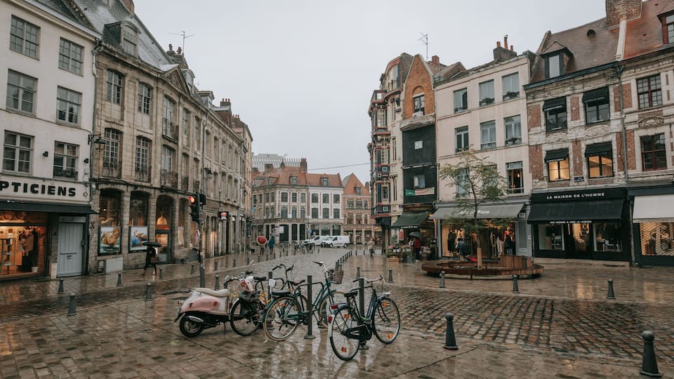 Old Lille featuring a city
