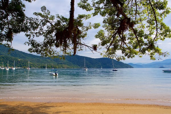 Japariz Beach showing a bay or harbour, a beach and general coastal views