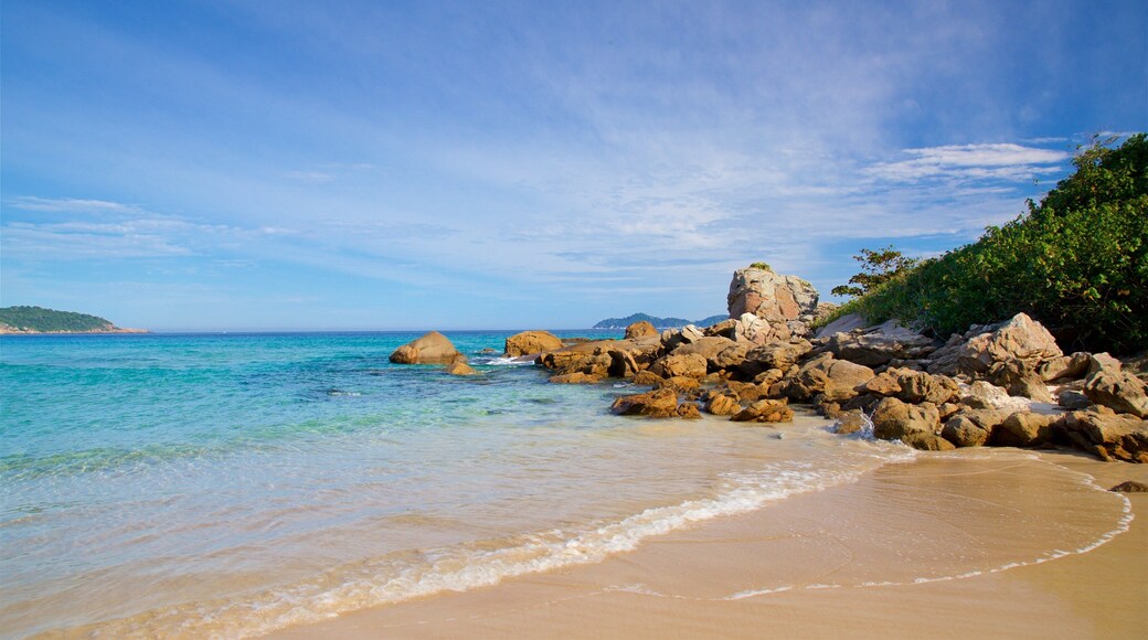 Lopes Mendes featuring yleiset rantanÀkymÀt, trooppiset nÀkymÀt ja kallioinen rannikko