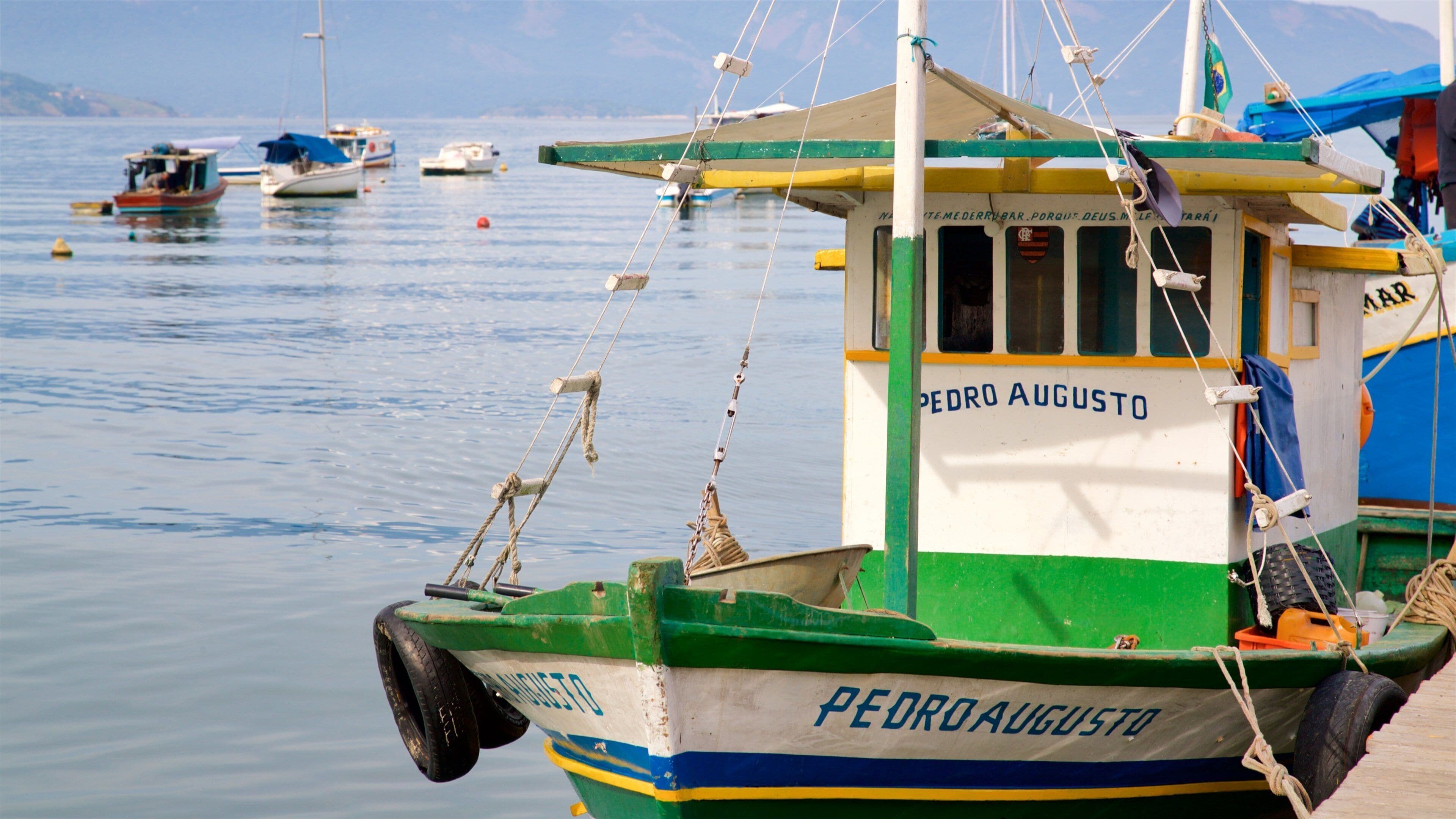 Praia do Camorim inclusief een baai of haven