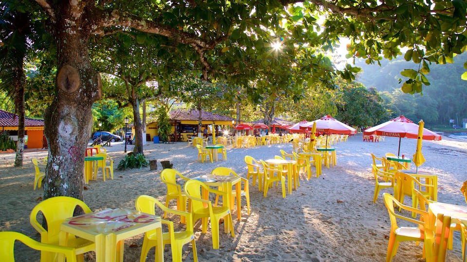 Pontal Beach which includes general coastal views and a sandy beach