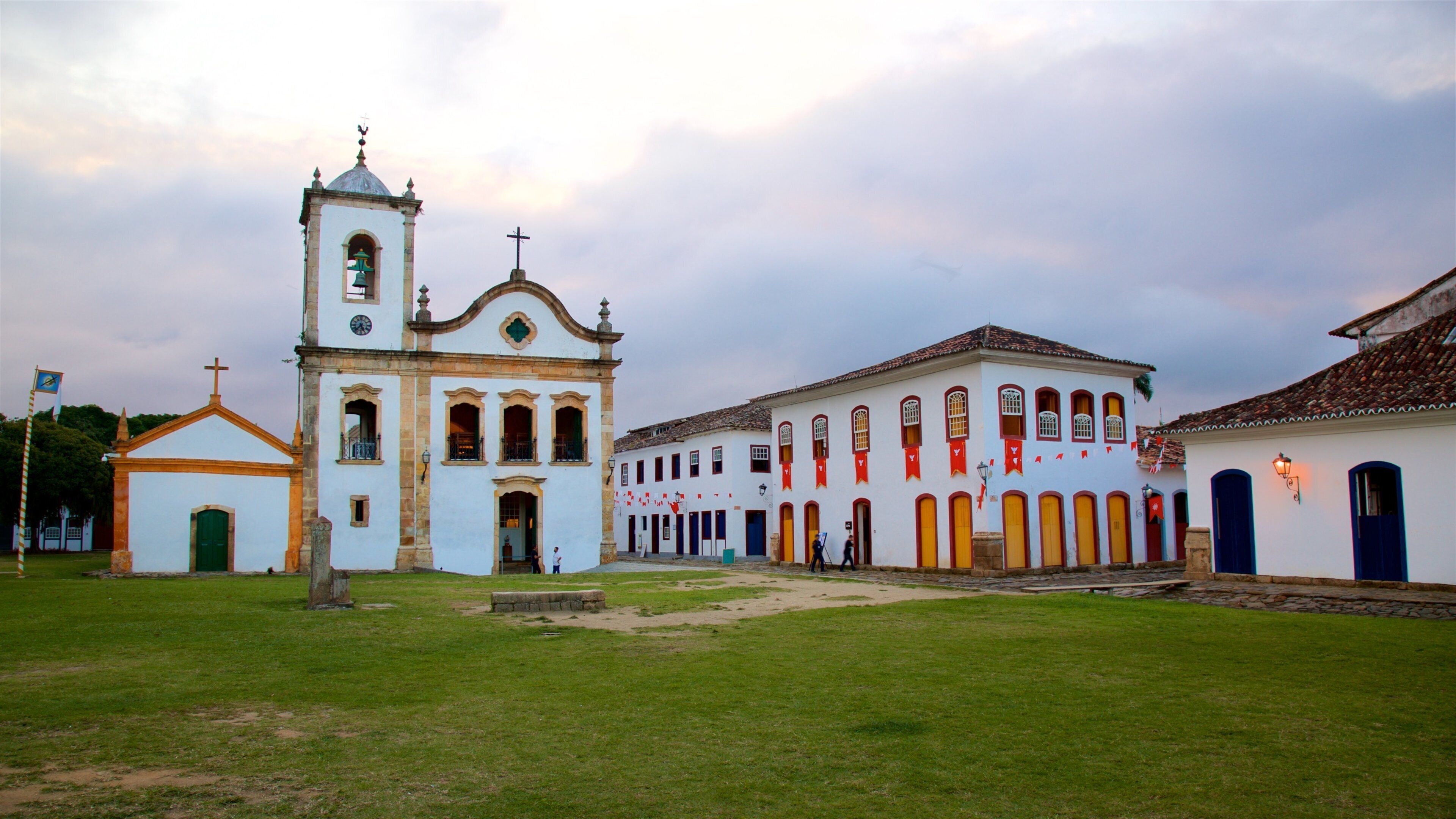 Paraty mit einem historische Architektur und Kirche oder Kathedrale