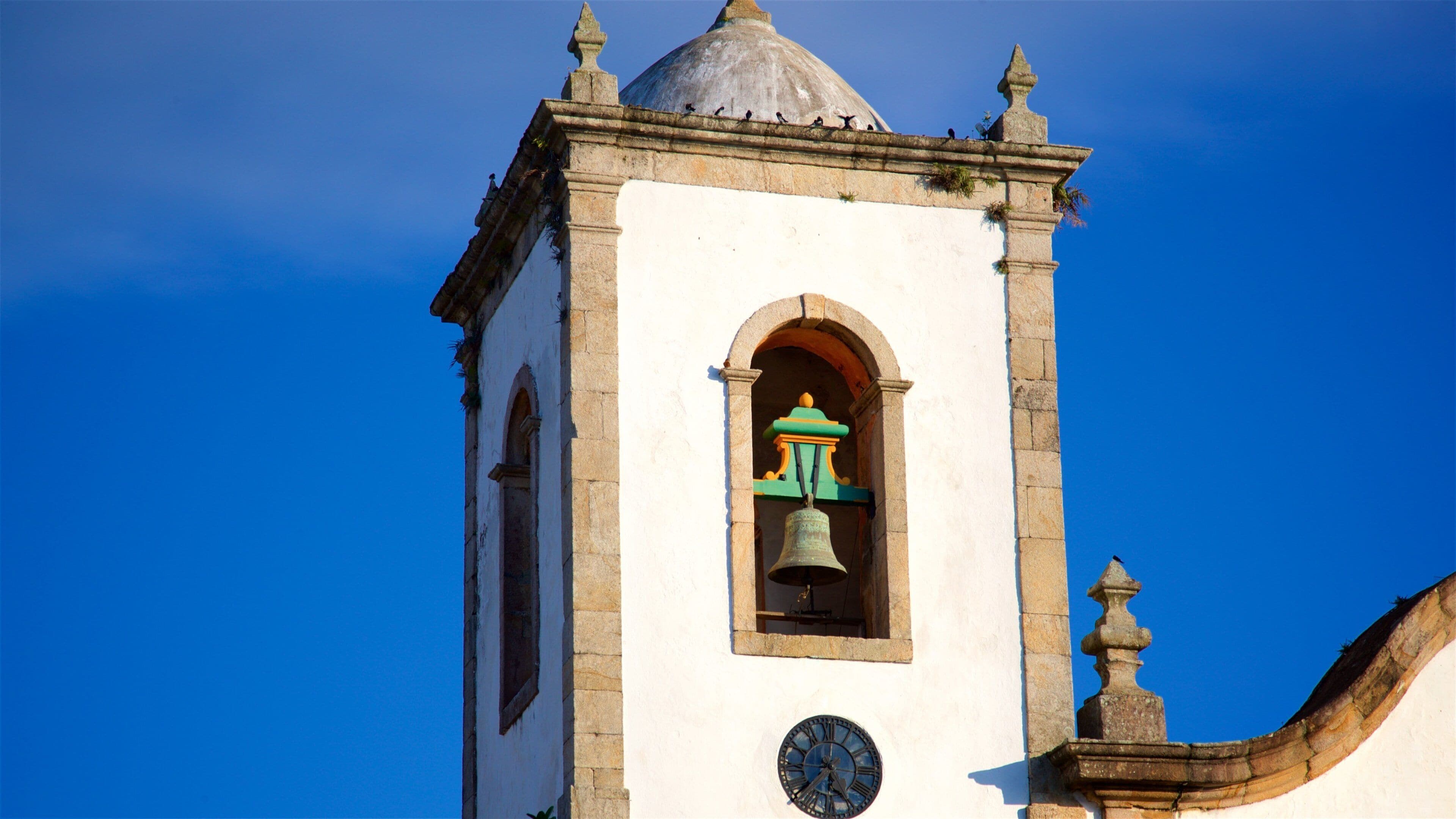 Paraty mostrando elementos patrimoniales