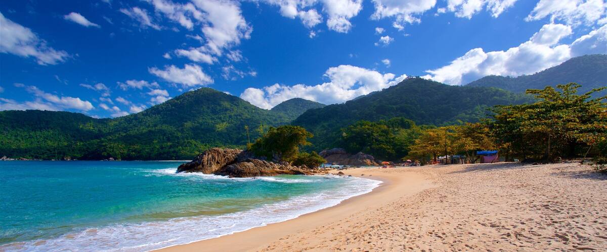 Praia do Meio toont tropische uitzichten, een strand en algemene kustgezichten