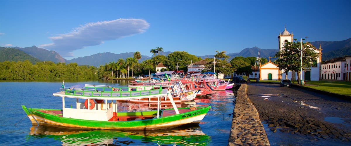 Paraty Wharf which includes a bay or harbor