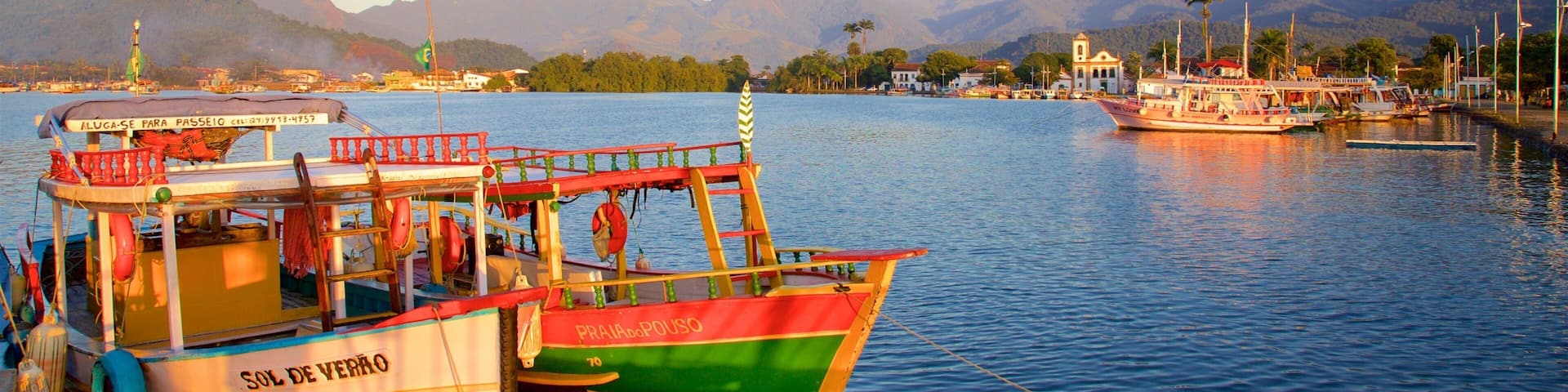 Paraty Wharf showing a bay or harbor