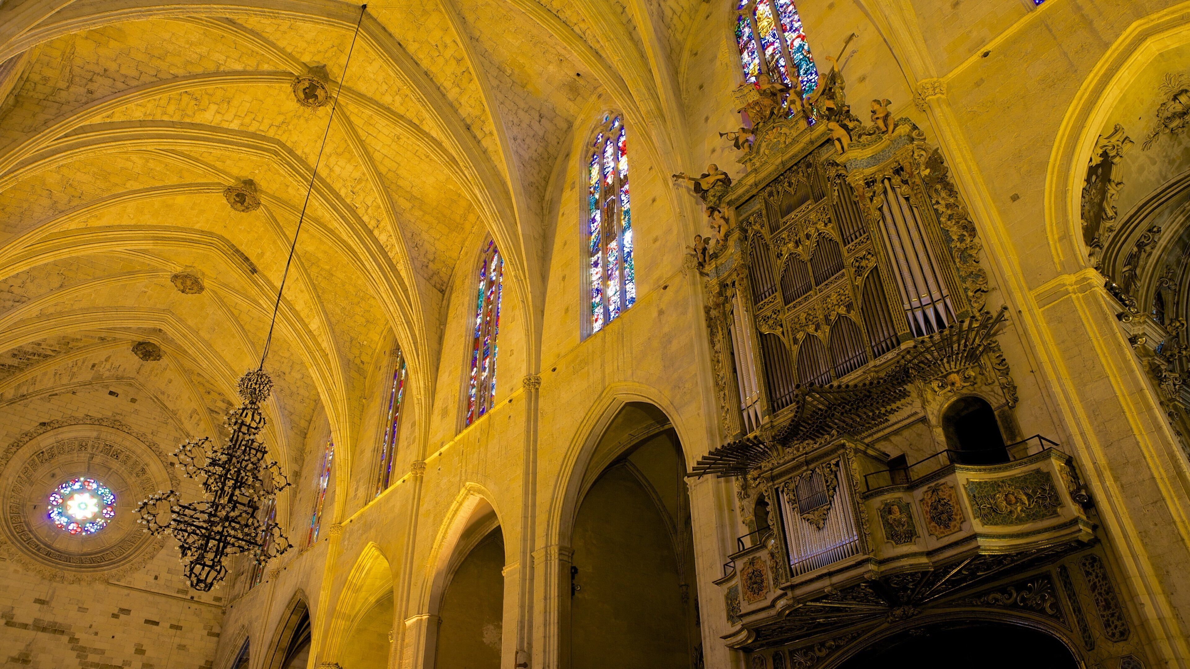 Basilica of St. Francis which includes a church or cathedral, religious aspects and interior views