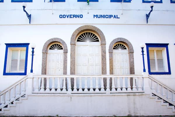 Mairie d\'Angra dos Reis mettant en vedette signalisation