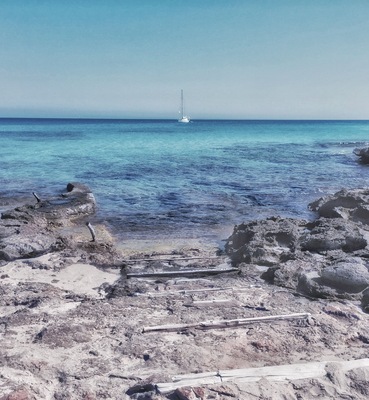 Love this place. Es calo' formentera