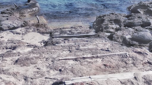 Love this place. Es calo' formentera