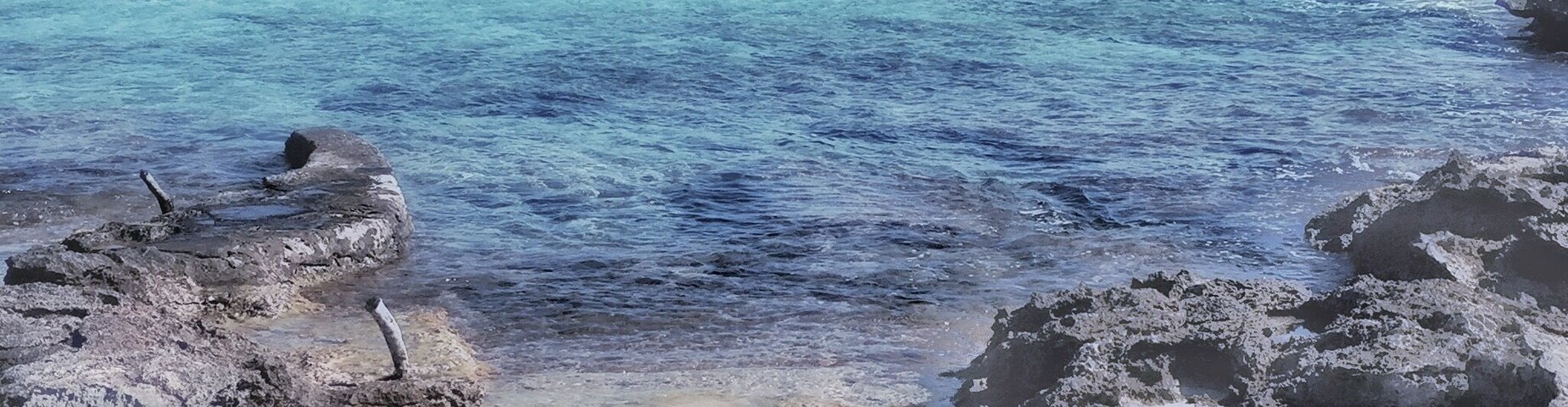 Love this place. Es calo' formentera