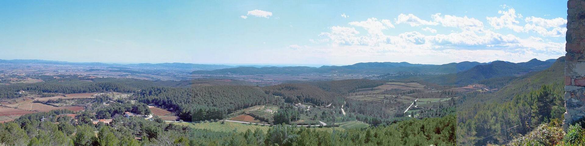 Font Rubí, panorama des de l'anomenat "Balcó del Penedès"