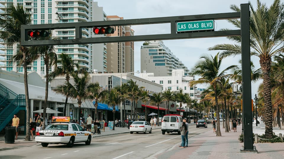 Fort Lauderdale Beach featuring street scenes