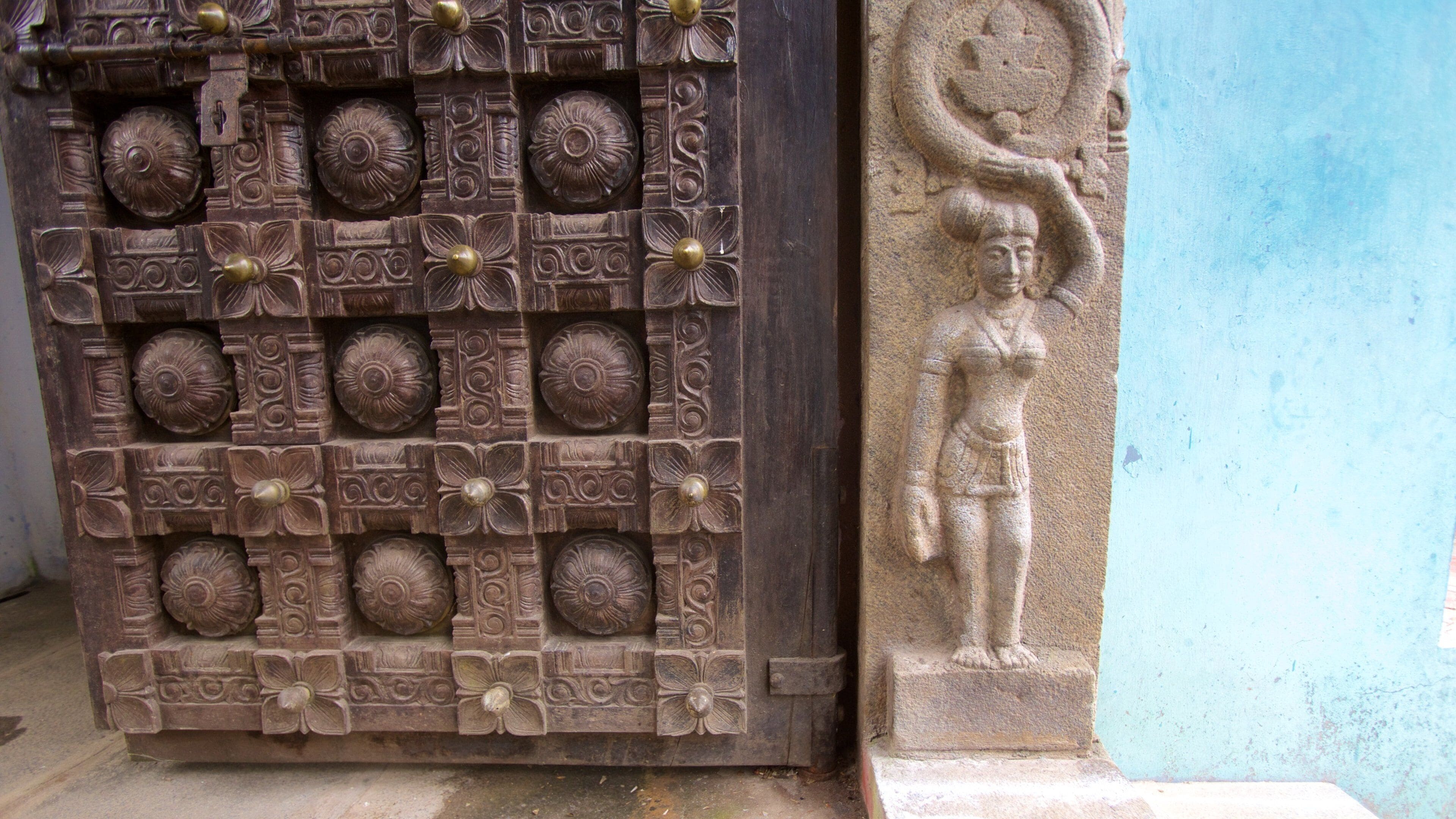 Kurinjin temppeli featuring temppeli tai palvontapaikka