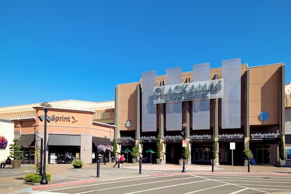 Portland_ClackamasTownCenter_6221870-3