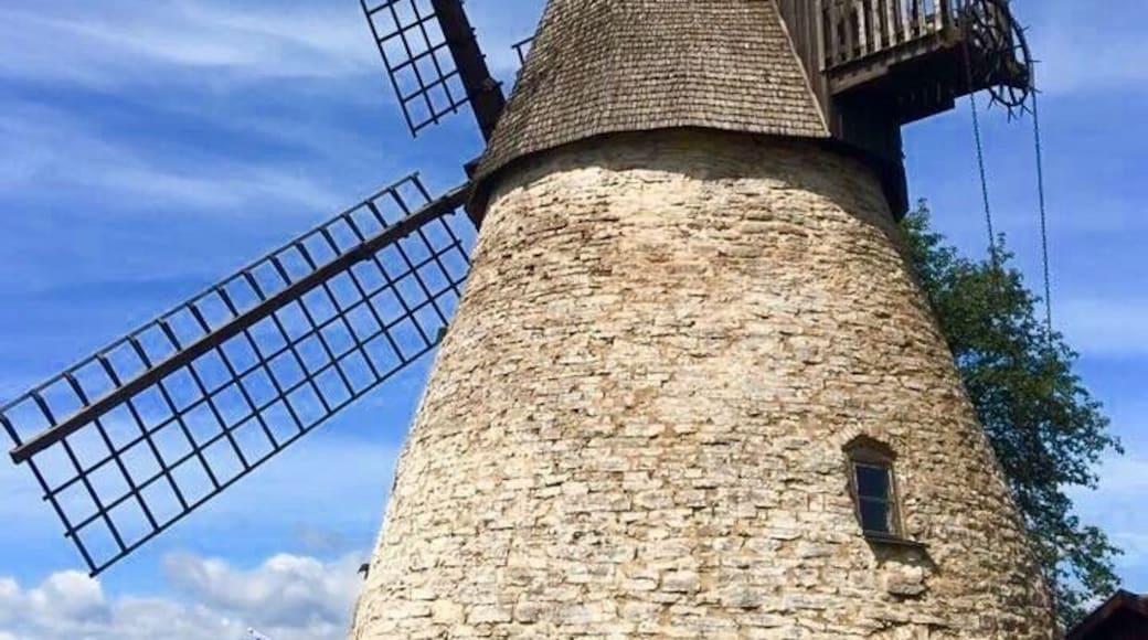 On this island, you will find 400 windmills, and the largest windmill in Scandinavia