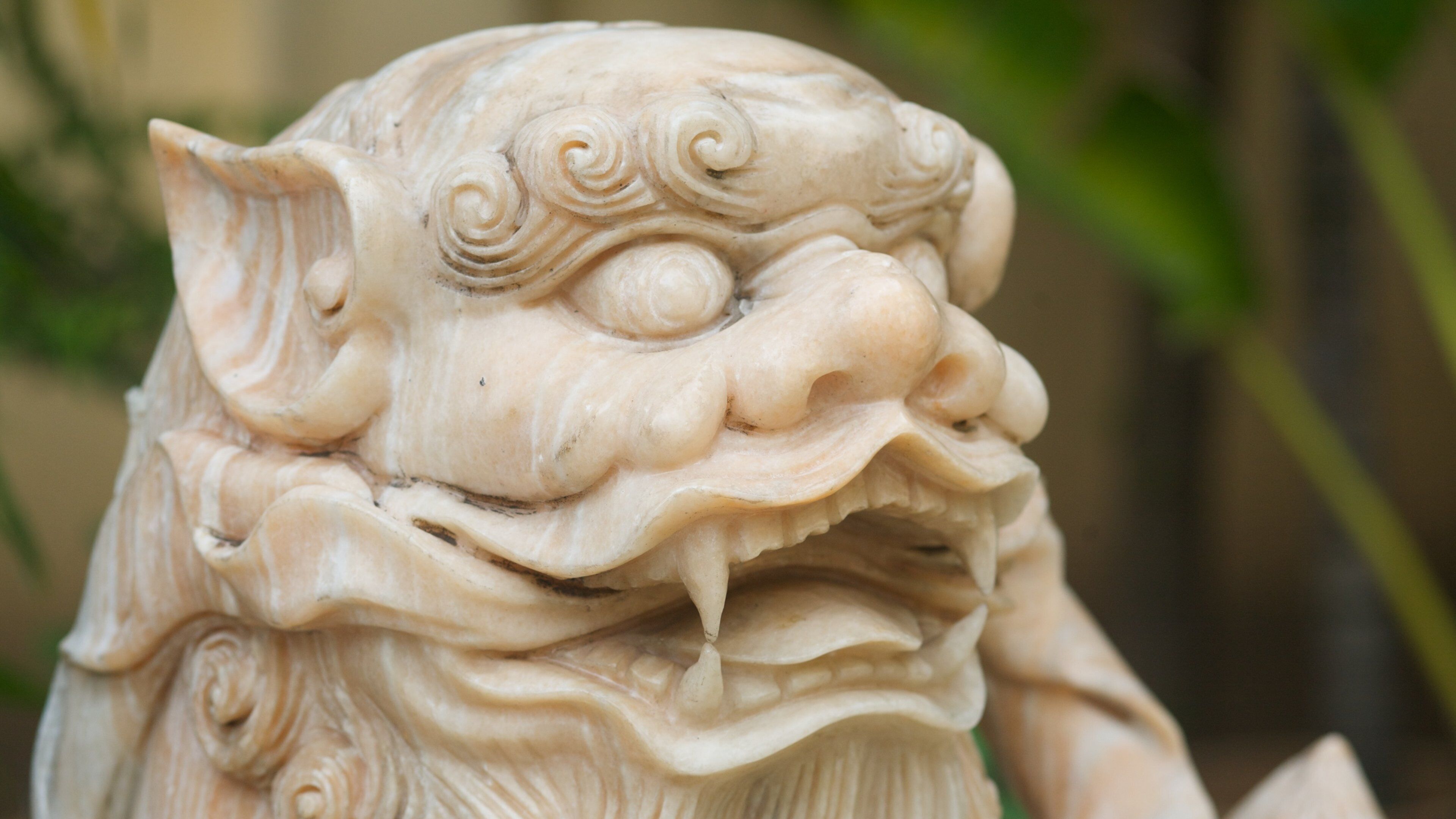 Linh Son Co Tu montrant statue ou sculpture