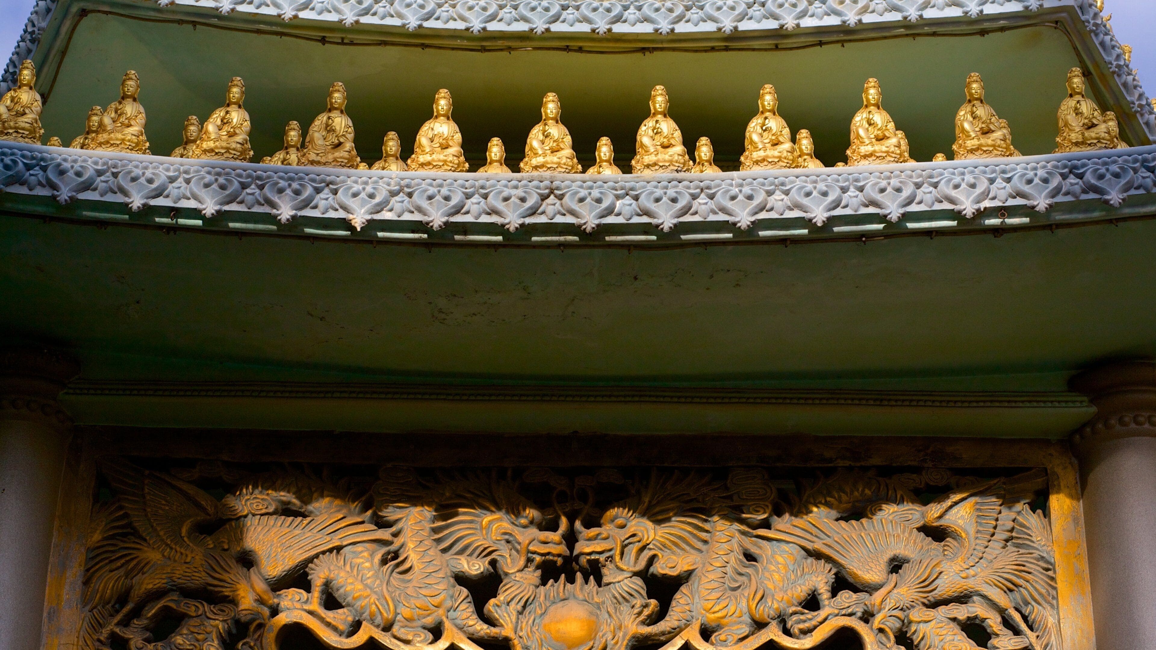 Linh Son Co Tu featuring religious elements and a temple or place of worship