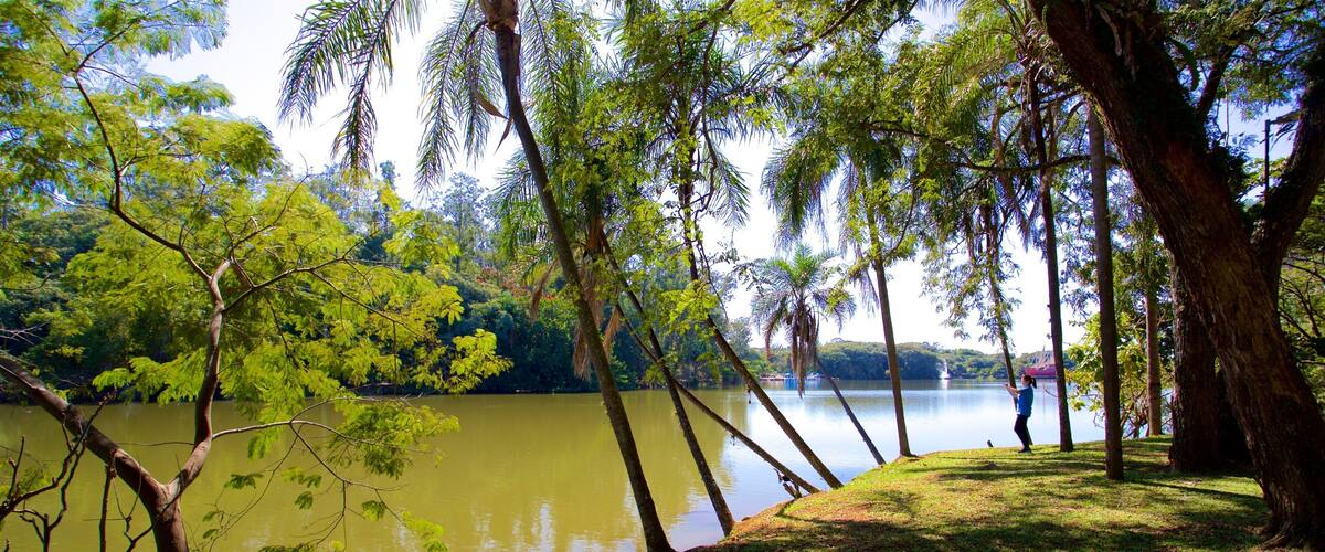 Taquaral See das einen Garten und Fluss oder Bach
