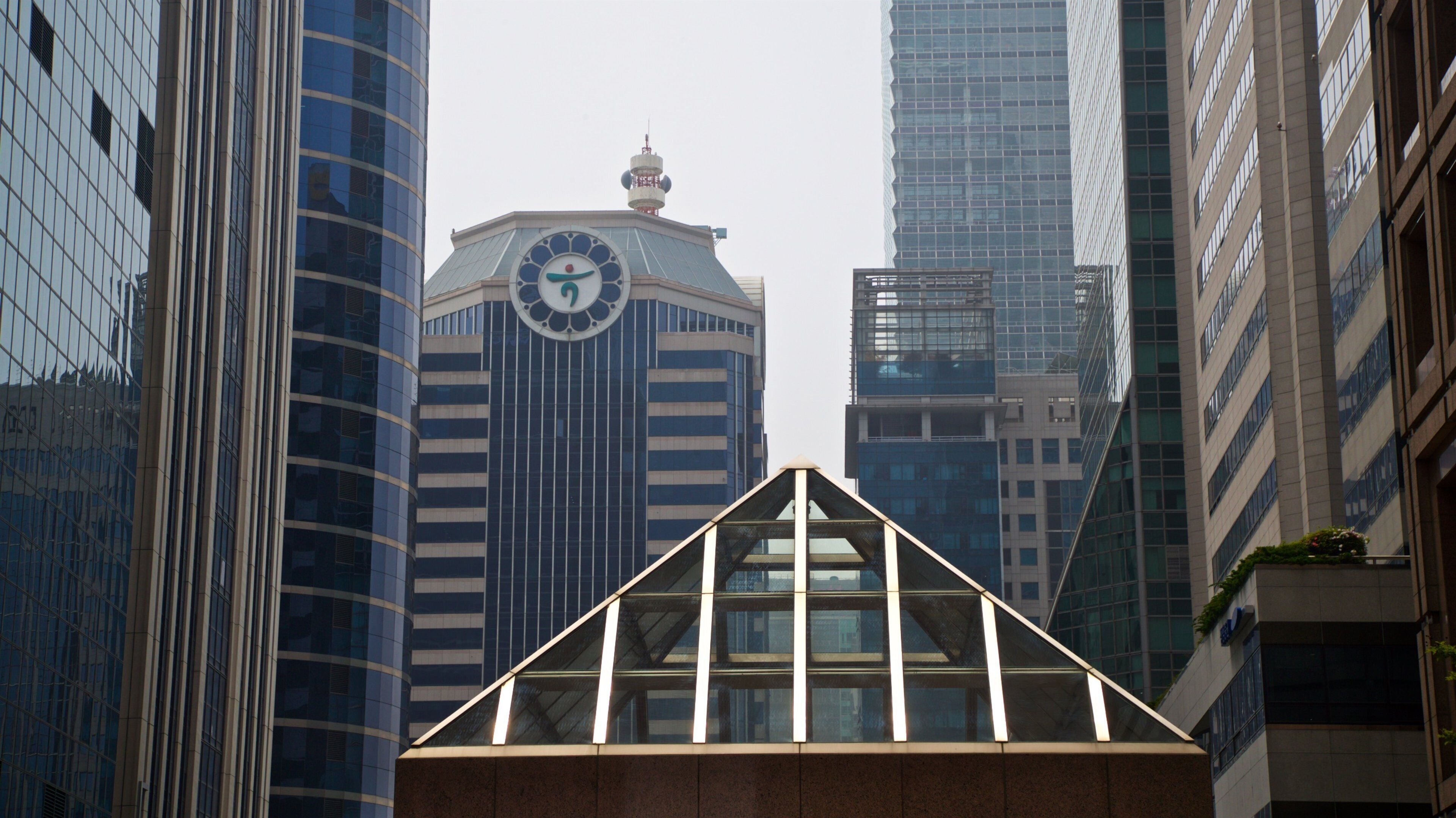 Yeouido showing a city