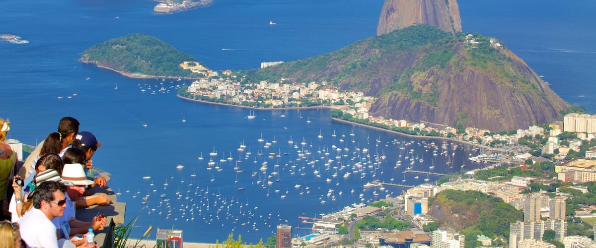 Guanabara Bay showing general coastal views and a coastal town