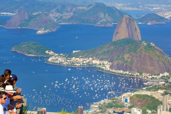Guanabara Bay showing general coastal views and a coastal town