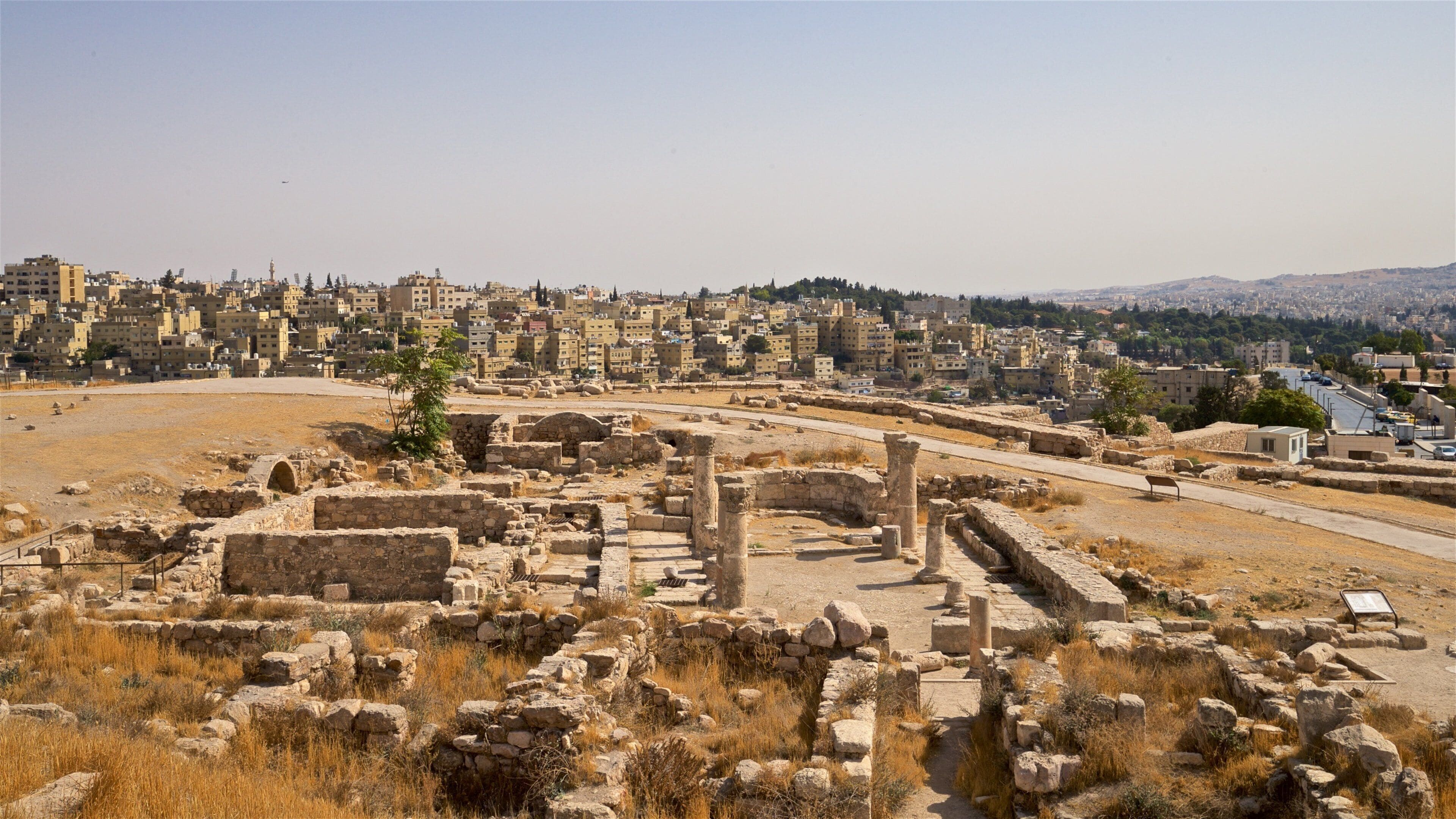 Amman Citadel featuring building ruins, landscape views and heritage elements