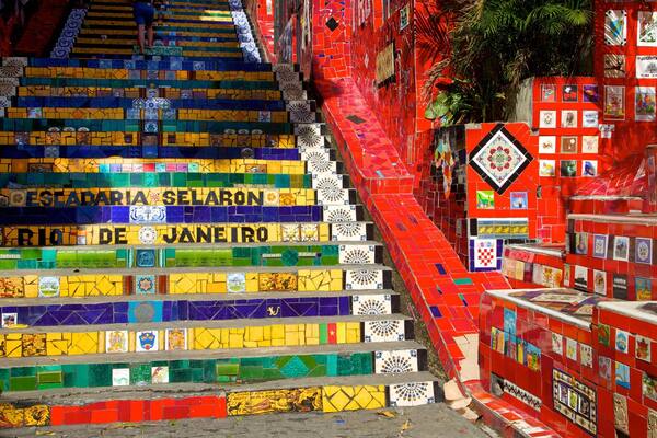 Selaron Steps which includes outdoor art and signage