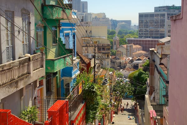 Escadaria SelarĂłn mit einem Stadt