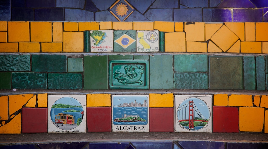 Selarón Steps showing outdoor art