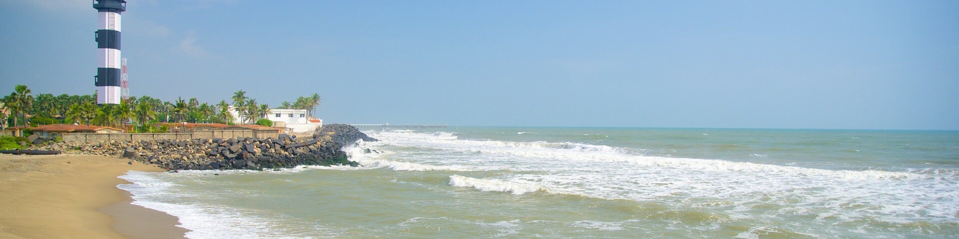 Pondicherry Lighthouse which includes a lighthouse and a beach