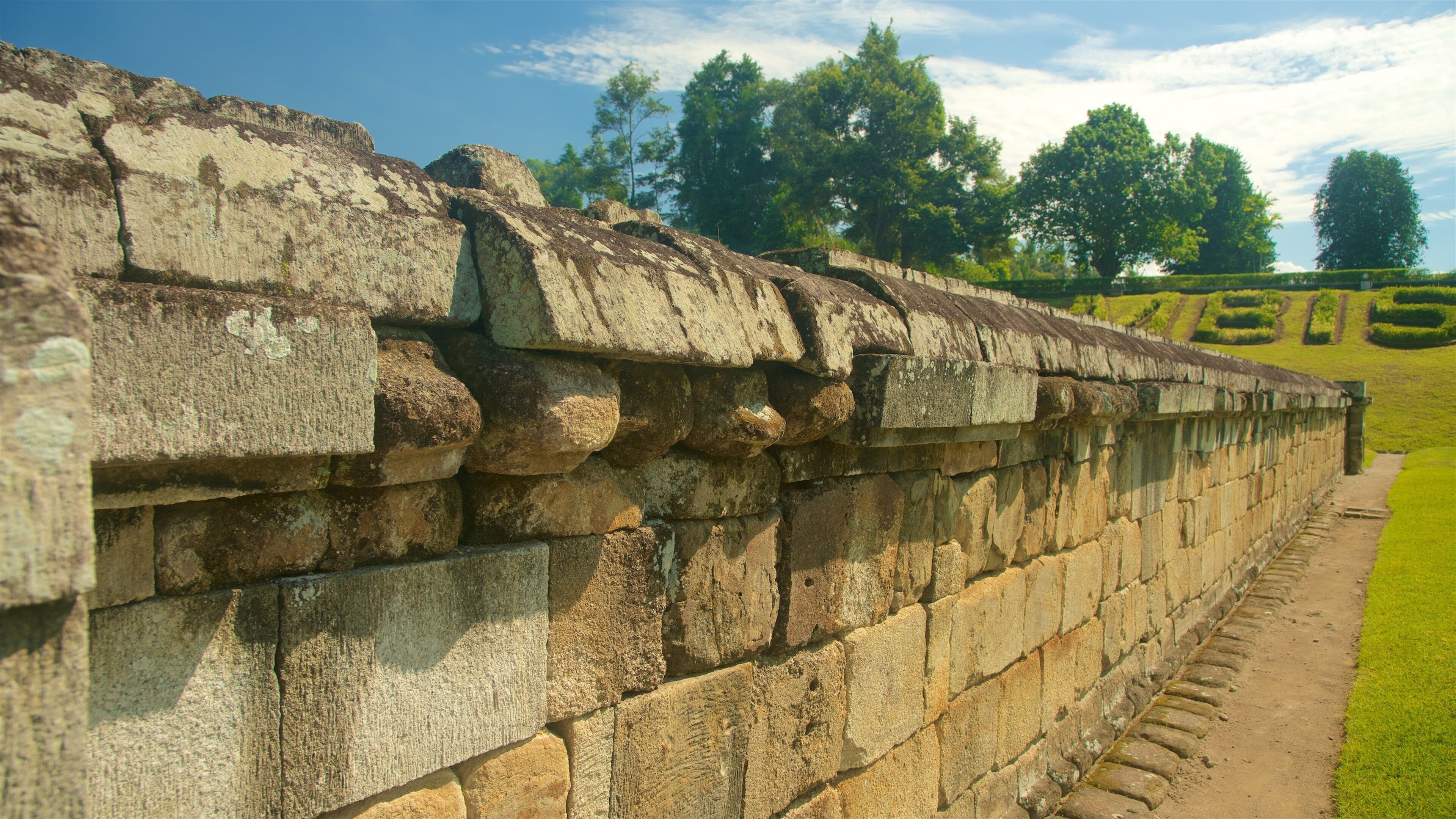 サンビサリ テンプル フィーチャー 遺跡・遺産 と 遺跡