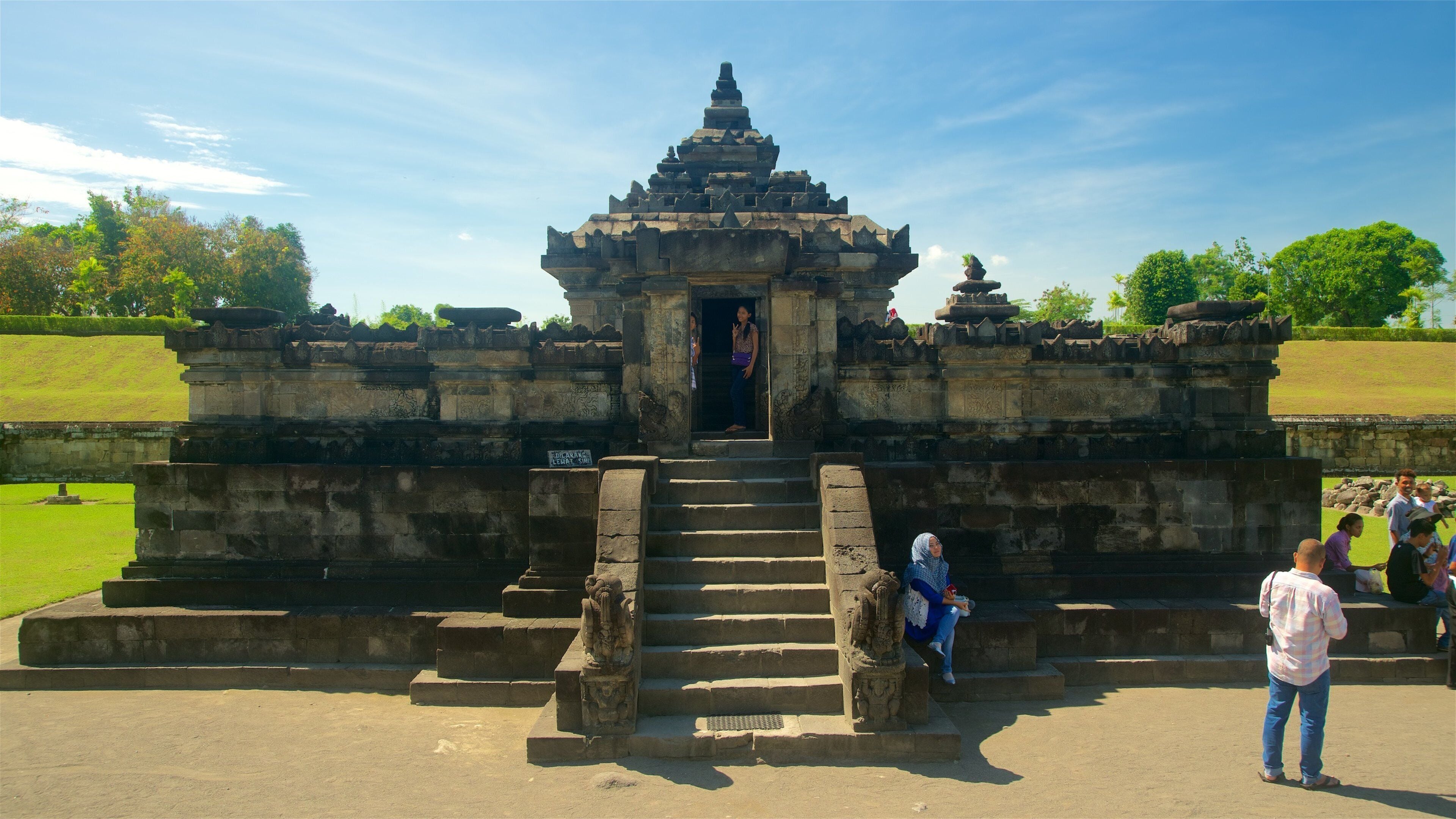 Templo Sambisari mostrando patrimonio de arquitectura y elementos del patrimonio