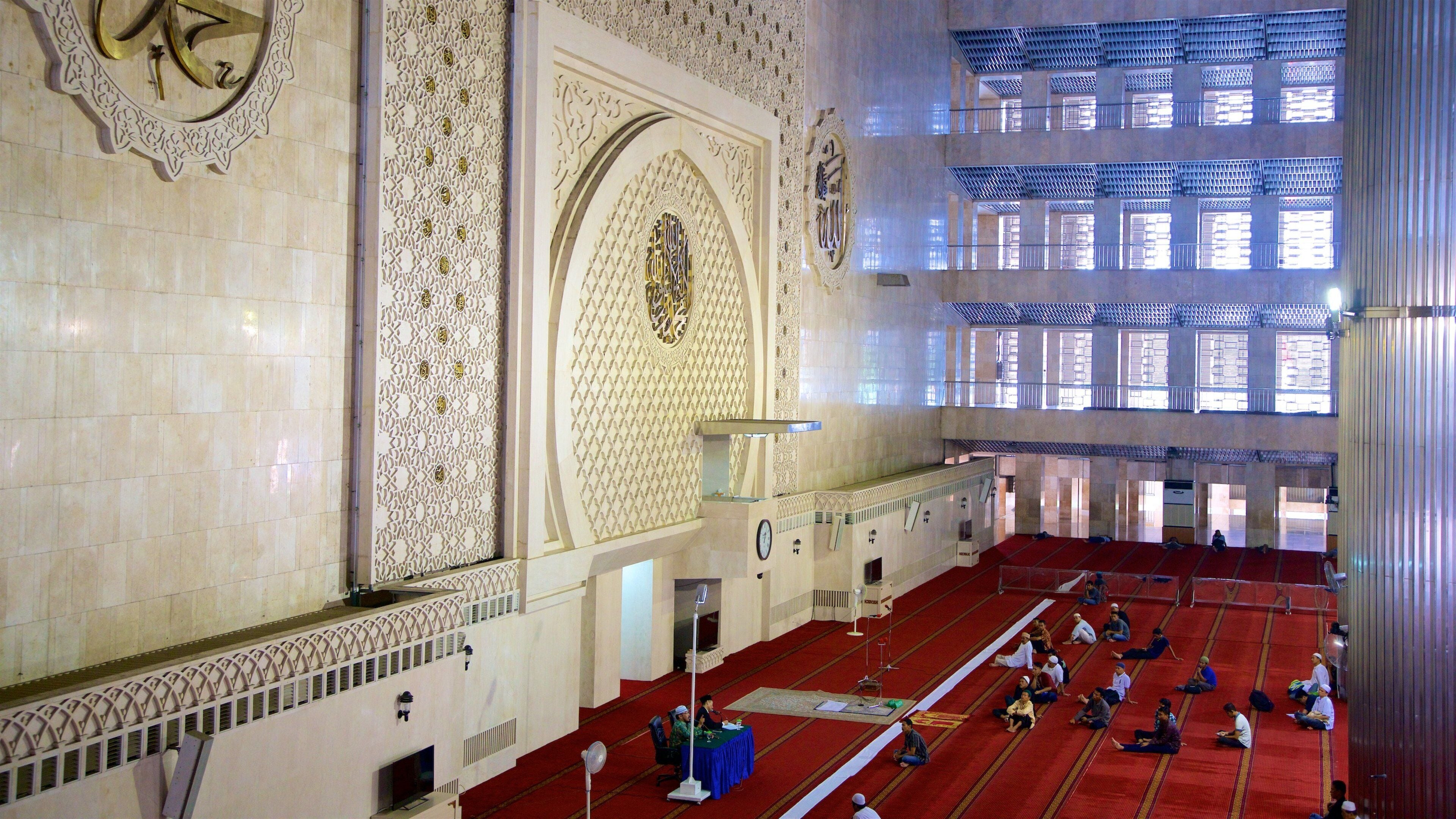 Istiqlal Mosque which includes interior views, a mosque and heritage architecture