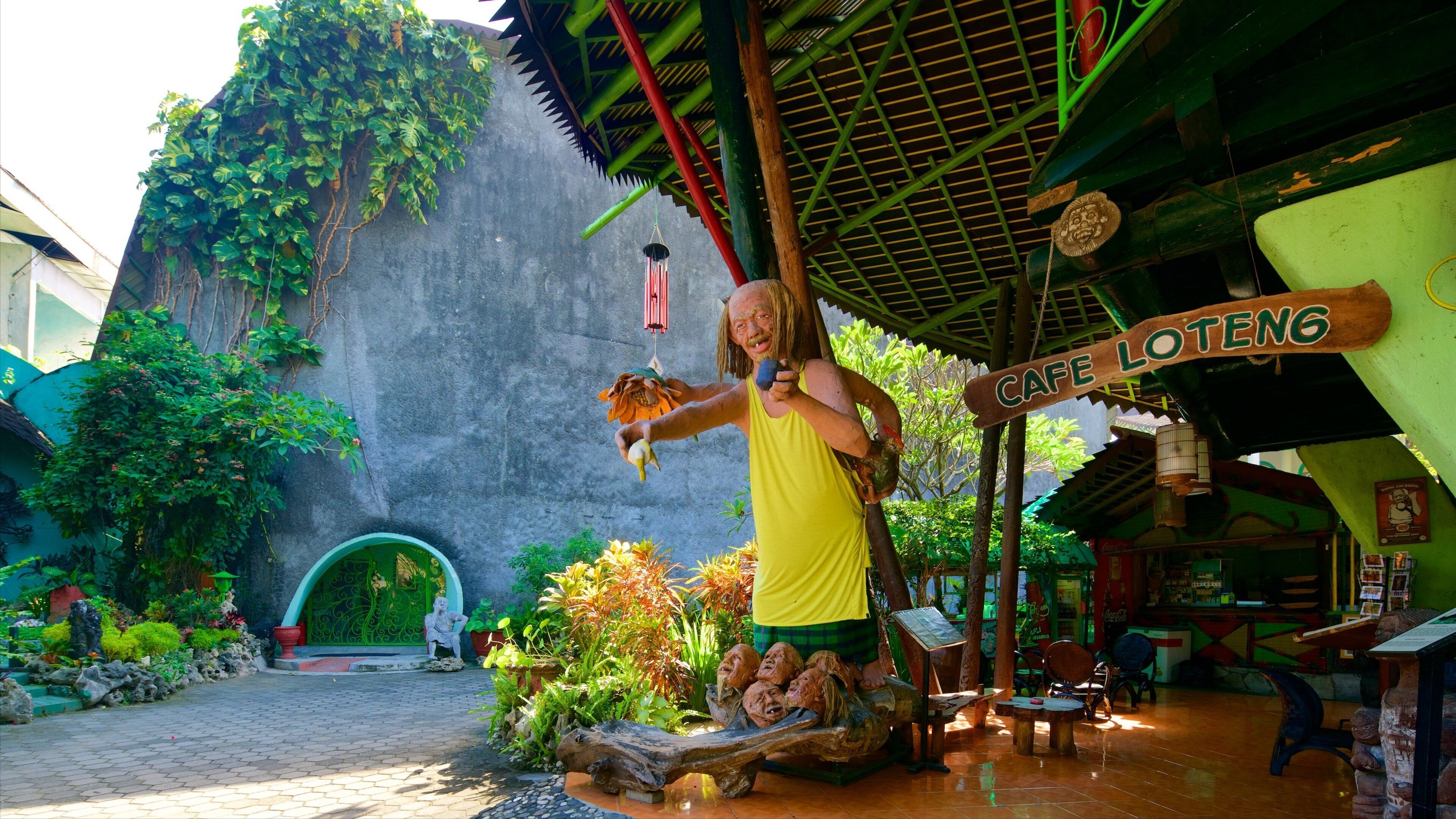 Affandi Museum featuring cafe lifestyle