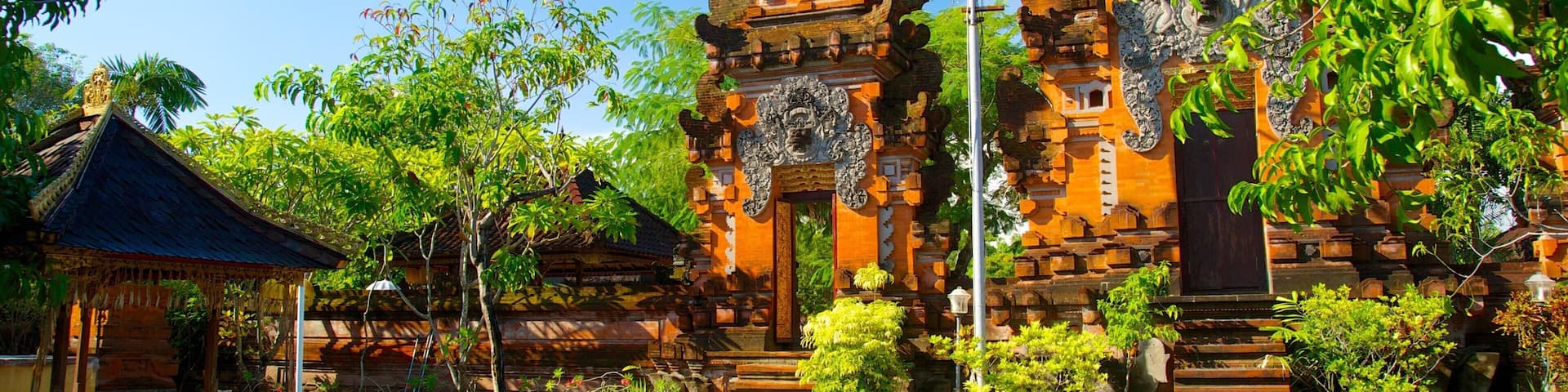 Petitenget Temple which includes a temple or place of worship