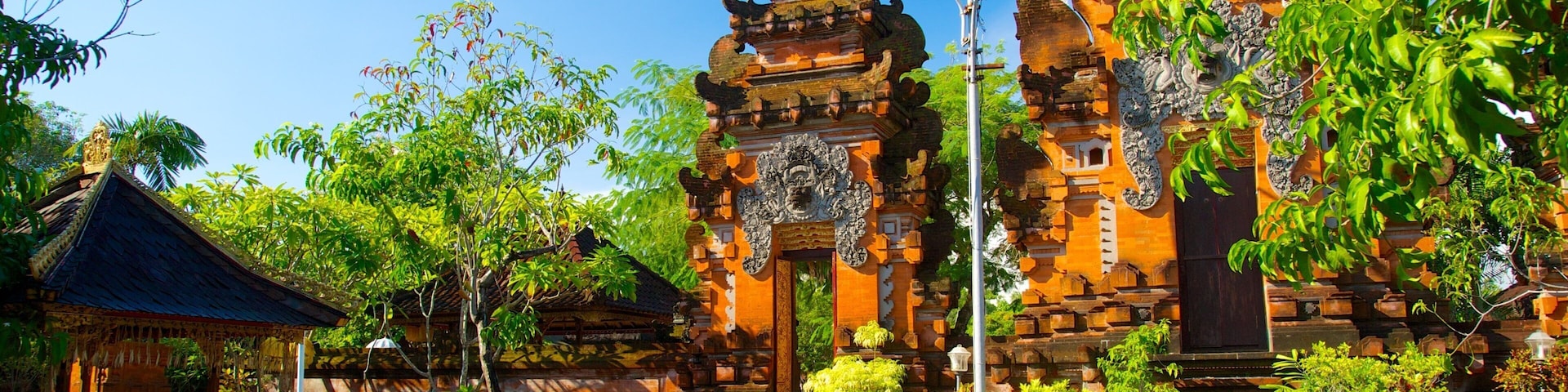 Petitenget Temple which includes a temple or place of worship