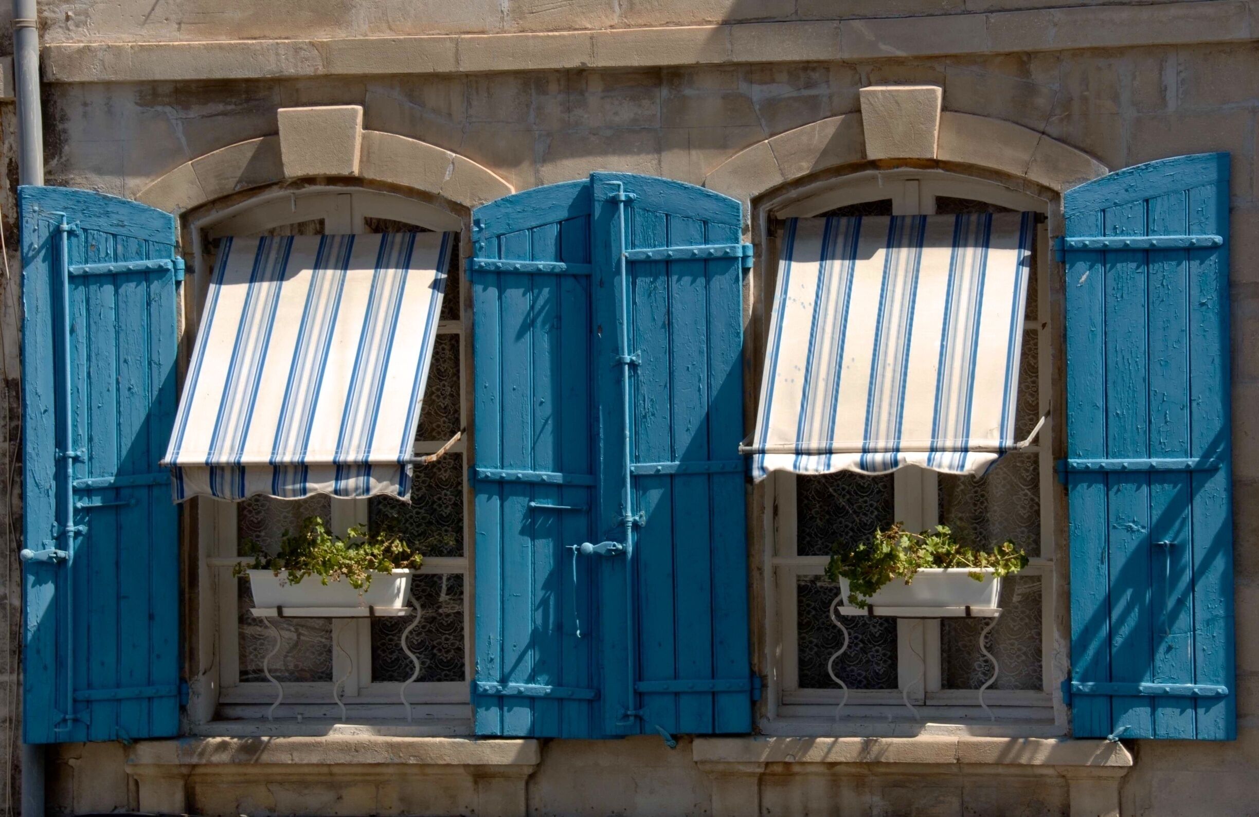 Arles is a city on the Rhône River in the Provence region of southern France. It's famed for inspiring the paintings of Van Gogh, which influenced the contemporary art displayed at the Fondation Vincent Van Gogh. Once a provincial capital of ancient Rome, Arles is also known for many remains from that era, including Arles Amphitheatre (les Arènes d'Arles), now hosting plays, concerts and bullfights.