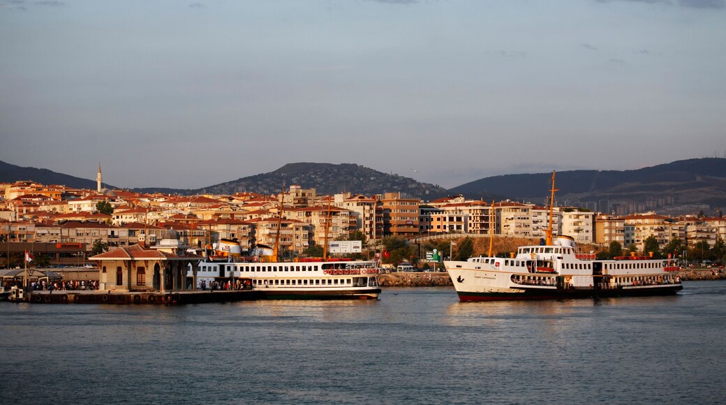BCA9E7 Bostanci ferry port, Istanbul Turkey. Image shot 07/2008. Exact date unknown.