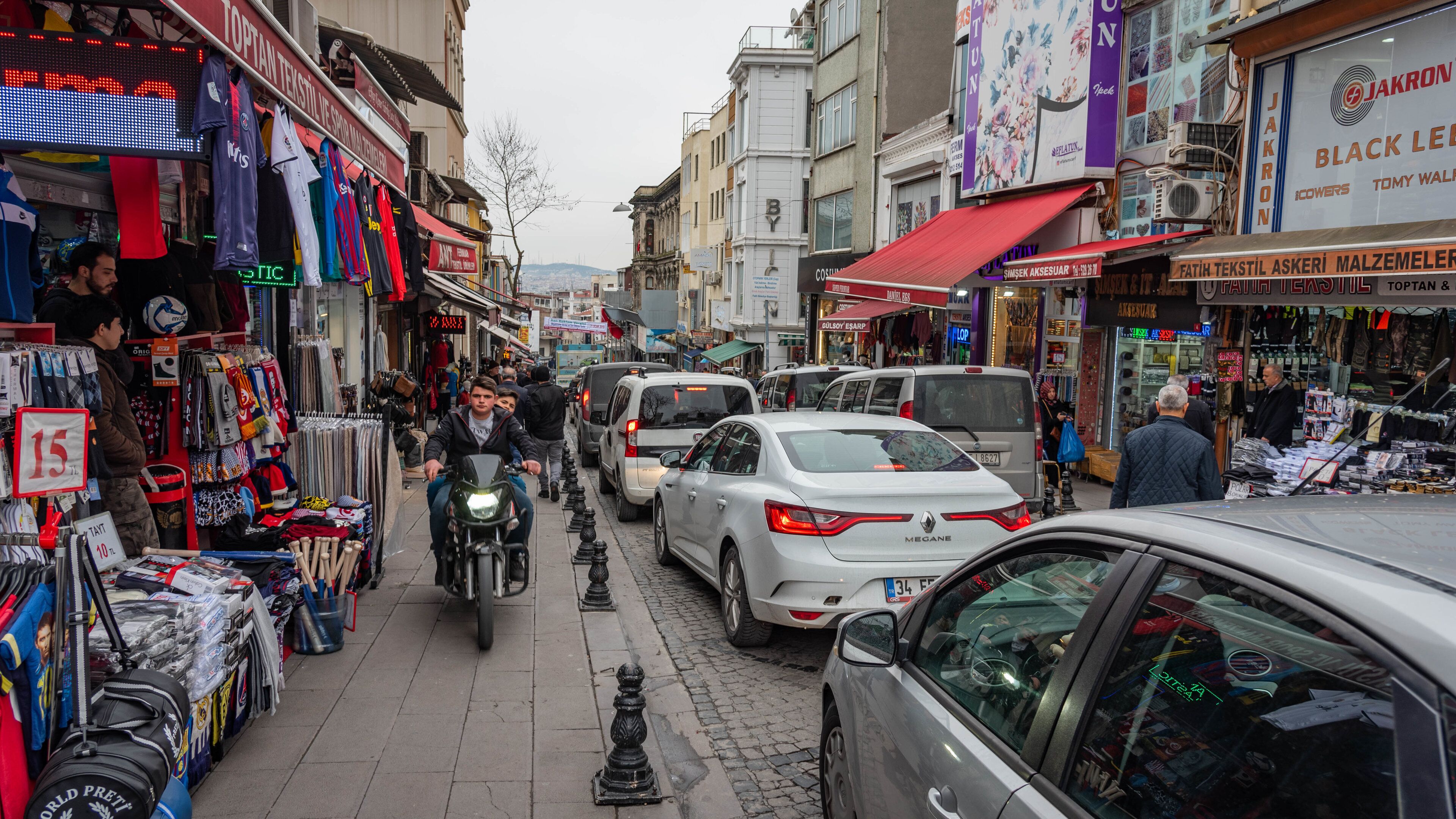 Laleli which includes street scenes