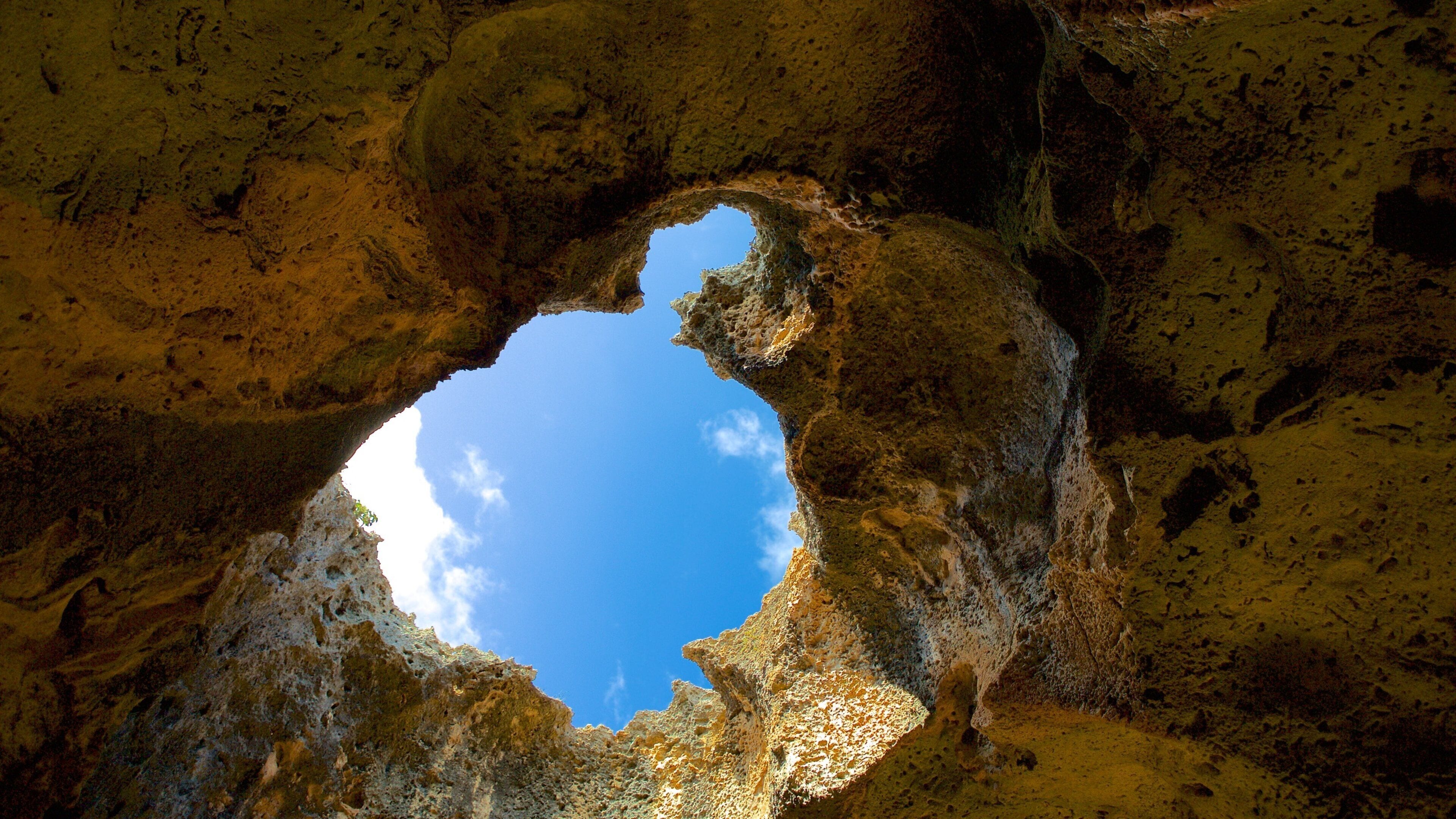 Arikok National Park featuring caves
