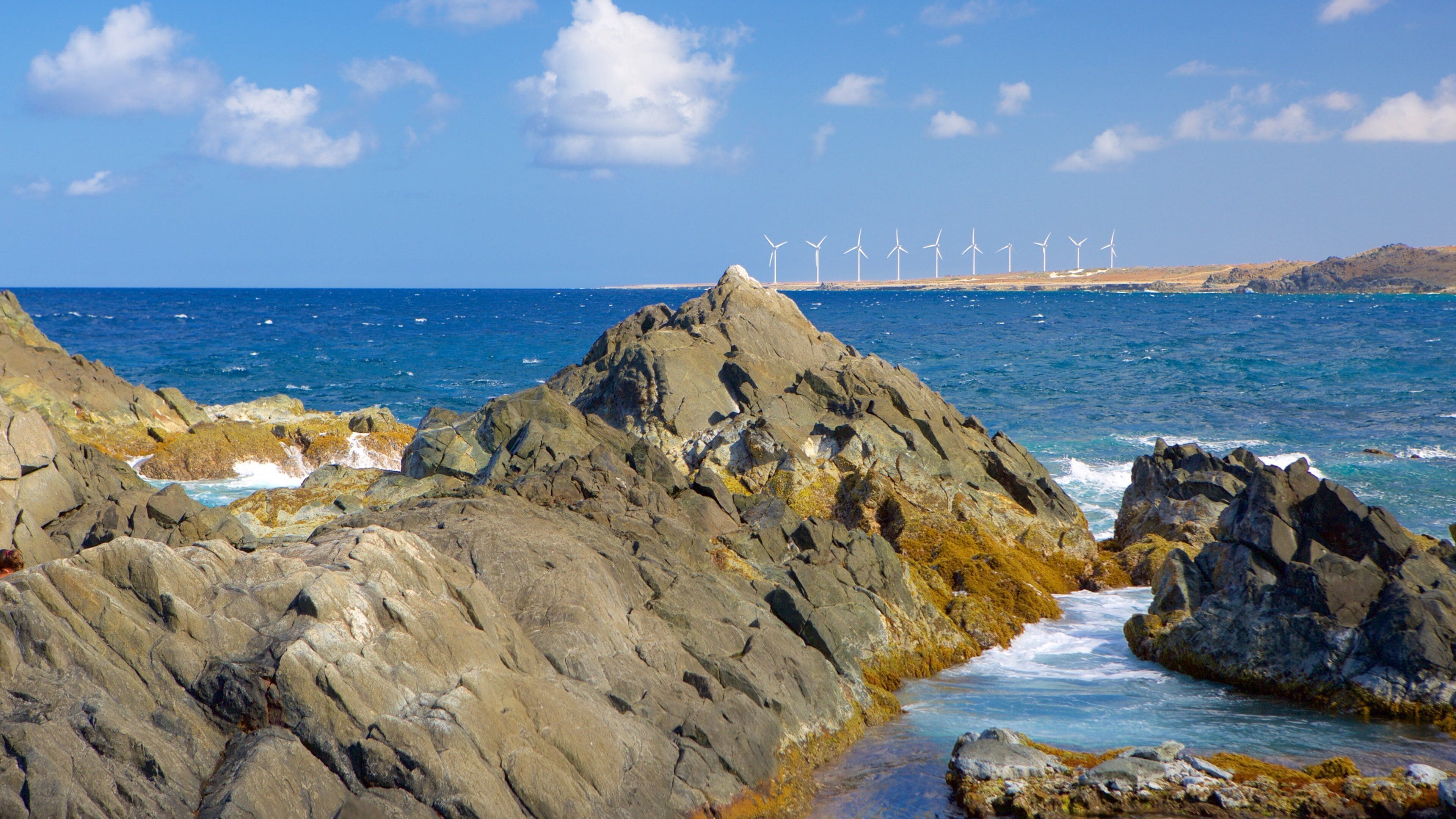 Conchi naturlige basseng som inkluderer kyst